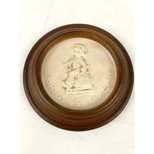 VTG 1976 Goebel Hummel Bisque Plate Framed‎ Collectors Club Member W. Germany